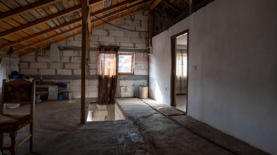 Vânzare imobil cu funcțiune mixtă casa si restaurant - Ungureni - DB