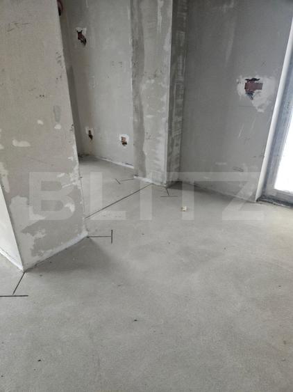 Apartament 3 camere, 2 bai, decomandat, etaj intermediar, zona Tractorul