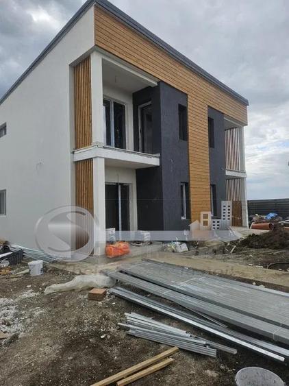 COMISION 0 % Duplex 3 camere 2 bai 80 mp curte 200 mp Vorovesti Miroslava