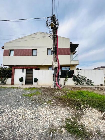 VILĂ TIP DUPLEX – PALAZU MARE VEDERE LA LAC 231000 €