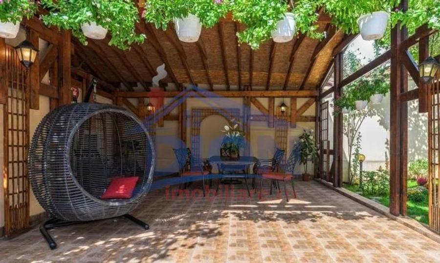 Vila cu farmec aparte si gradina superba in zona centrala