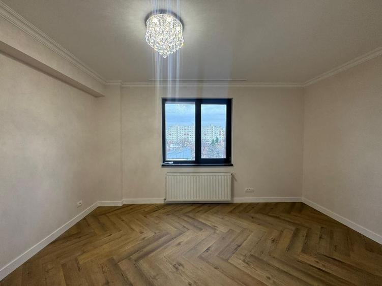 3 Camere|| Domenii - Bloc Boutique Nou