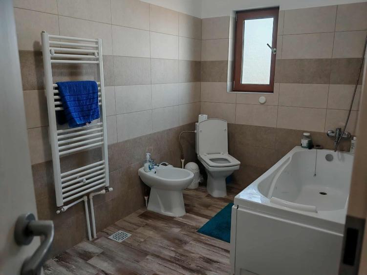 Casa triplex zona Kaufland Galata
