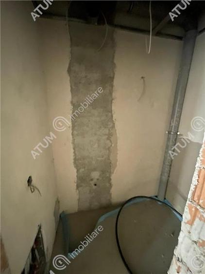 Spatiu comercial cu vitrina loc parcare in Turnisor Sibiu