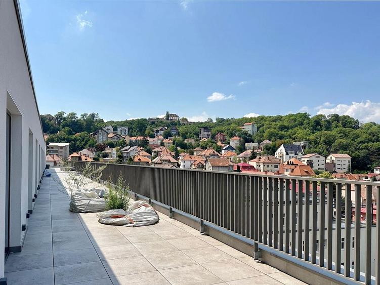 Penthouse de închiriat – Centru Brașov, vedere directă spre Tâmpa