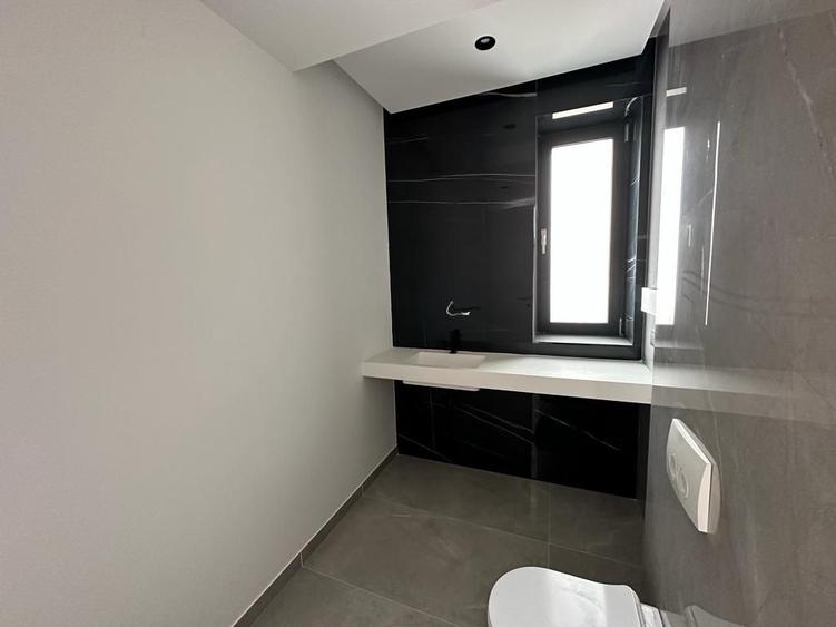 Penthouse Exclusivist cu Terase Generoase și Design Modern în Zona Aviatorilor