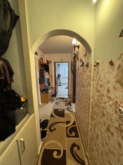 2 camere decomandat bloc 1986 zona Nicolina