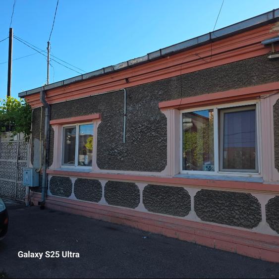 Vând jumătate de casă – Zona Piața Mare, Brăila