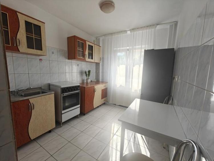 Brancoveanu Metrou(la 5 minute)2 camere decomandat,etaj 4,cu 2 balcoane,boiler