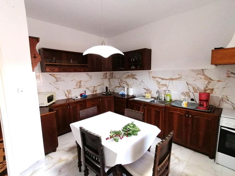 Apartament cu cinci camere in vila, zona Centrul Vechi