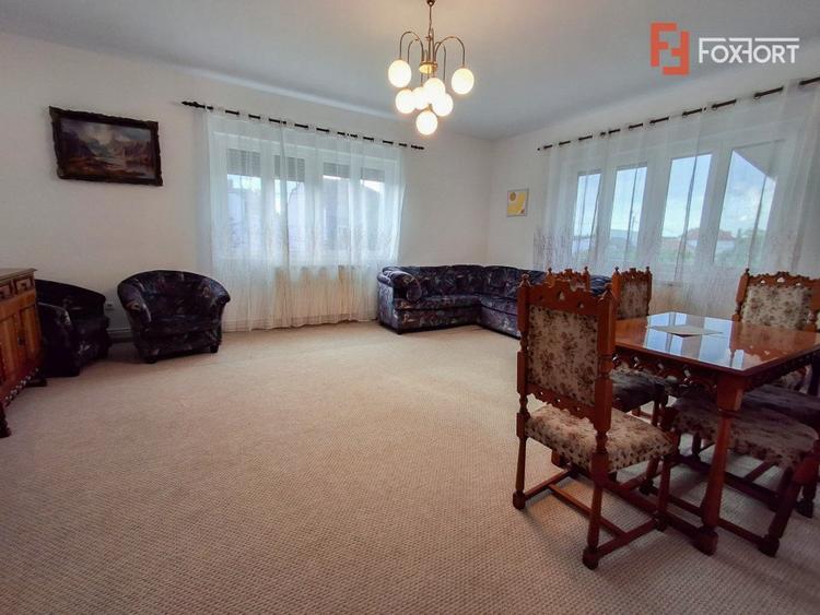 Apartament 3 camere decomandat de inchiriat la casa, zona Crisan