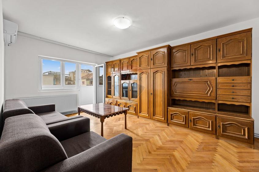 Apartament spațios cu 3 camere, de vânzare, în zona 300 Micalaca
