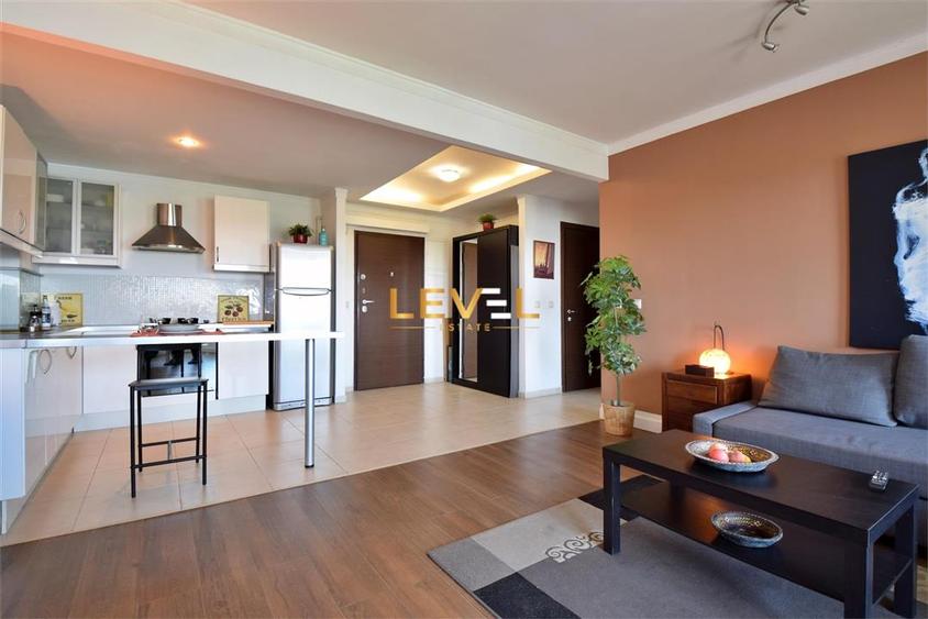 [VIDEO] Amazing Lake Views | 1 Bedroom Apartment | Parking and Storage | Emerald