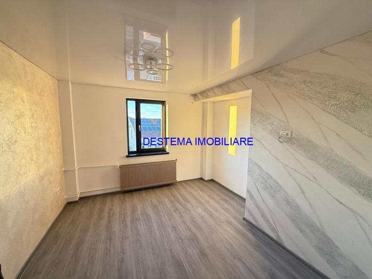 Garsoniera lux etaj 3, superba.