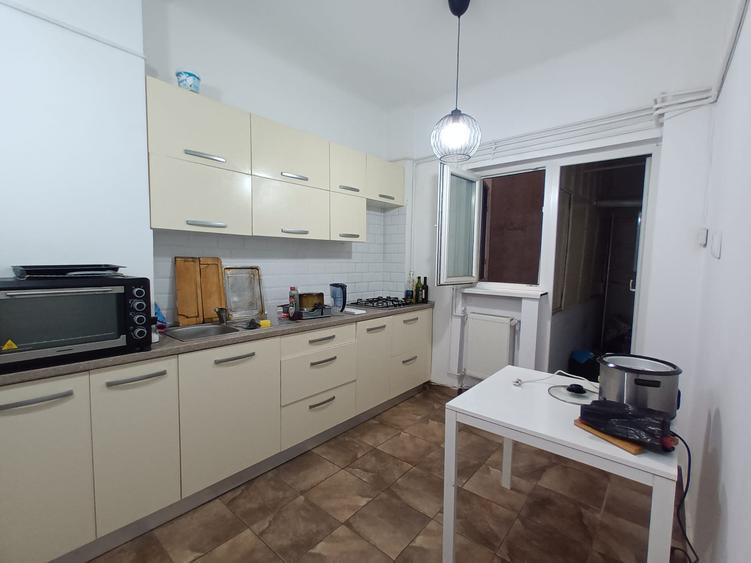 Apartament 3 camere Edgar Quinet 5