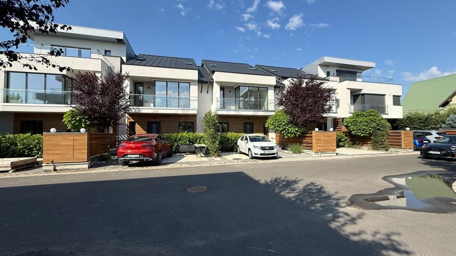 REV2005360 Vile Finalizate Exclusiviste Langa Lac l Complex Rezidential