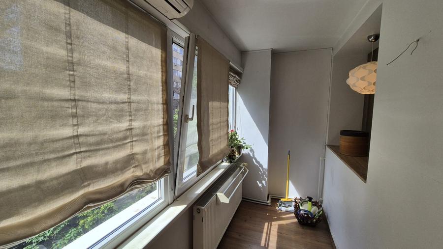 APARTAMENT 3 CAMERE DE VANZARE GORJULUI