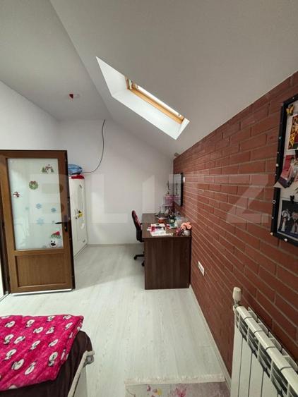 Casa cu 5 camere, 550 mp, teren de 800 mp, zona Salcea
