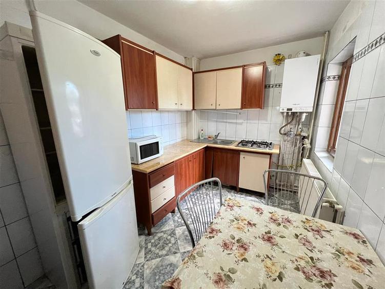 Apartament  3 camere + extindere zona Independentei