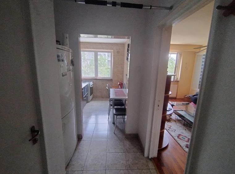 Vand apartament 2 camere