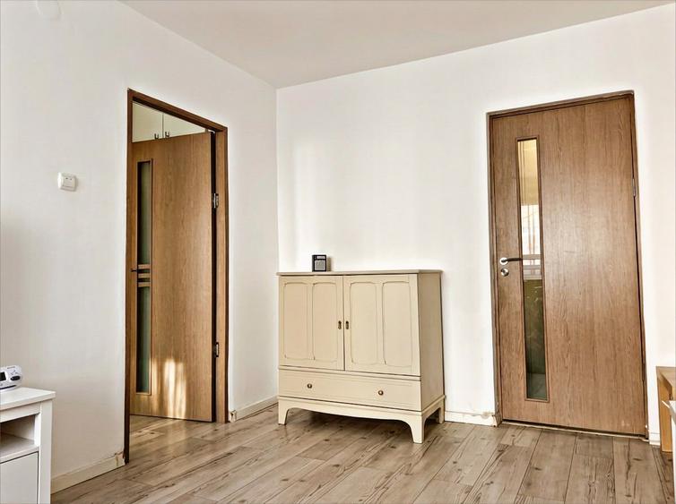 Apartament 3 camere, zona Crangasi / loc de parcare + centrala proprie