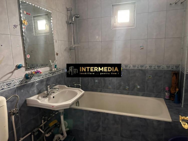 Vanzare Apartament 4 camere Deco CETATE Mercur 2 bai 90 mp cu balcon si pod