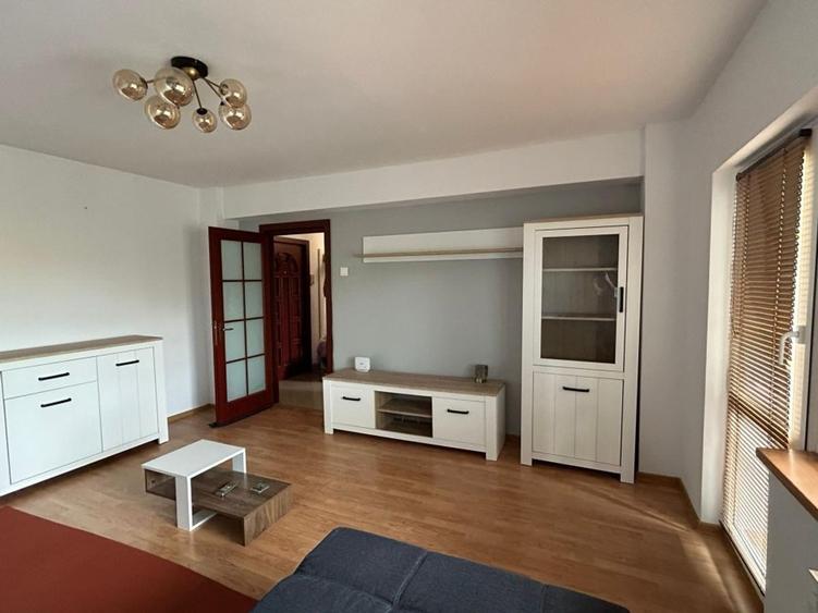 Alba Iulia 2 camere cu balcon