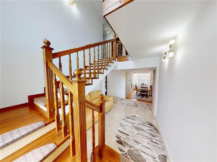 Vila luminoasa, curte individuala, priveliste panoramica spre munti, Harman, Bra