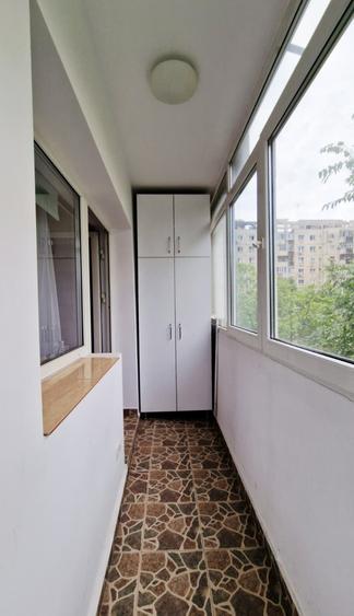 Apartament 3 camere Timpuri Noi-Sincai, etaj 2, decomandat, 2 bai, liber