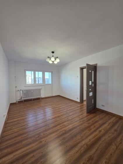 Proprietar vand apartament 2 camere zona Lujerului