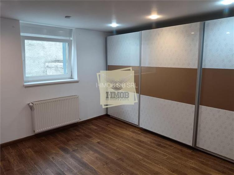 Casa cu 6 camere 2 bai si 650 mp teren in zona Calea Surii Mici - 16