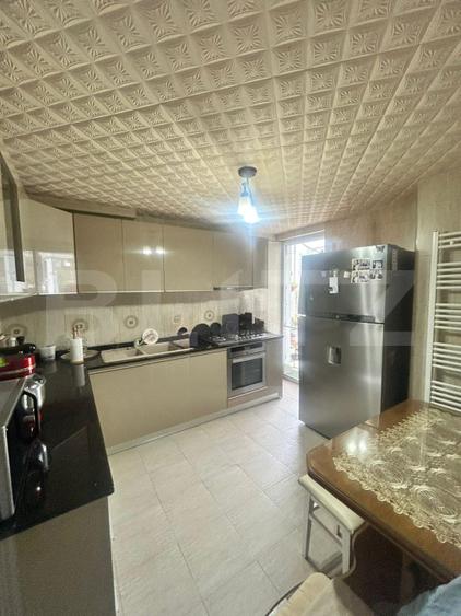 Casa/Vila cu 8 camere, 4 bai - Zarnesti