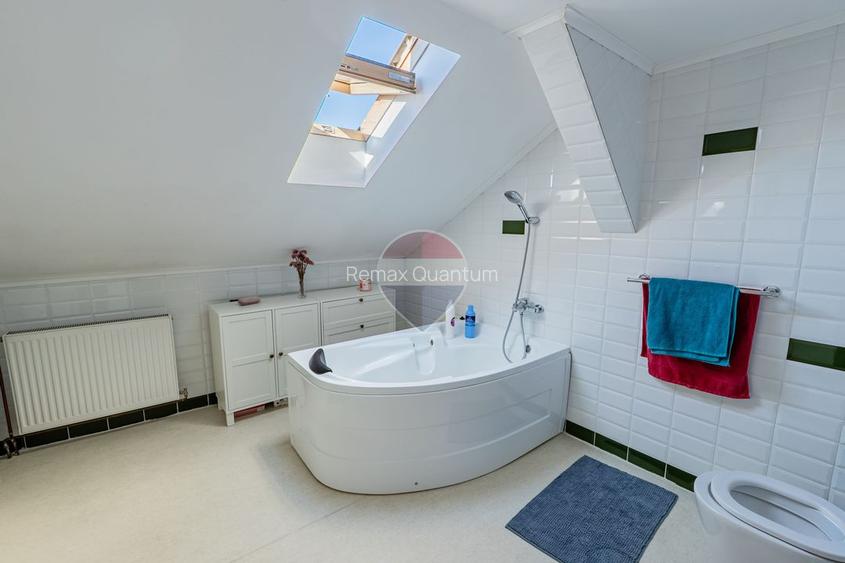 Casă de vânzare 4 camere ultracentral Oradea - 9