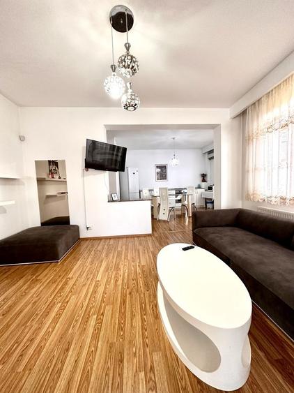 Vilă zona Budapesta: 2 apartamente spațioase, open-space, parcare inclusă