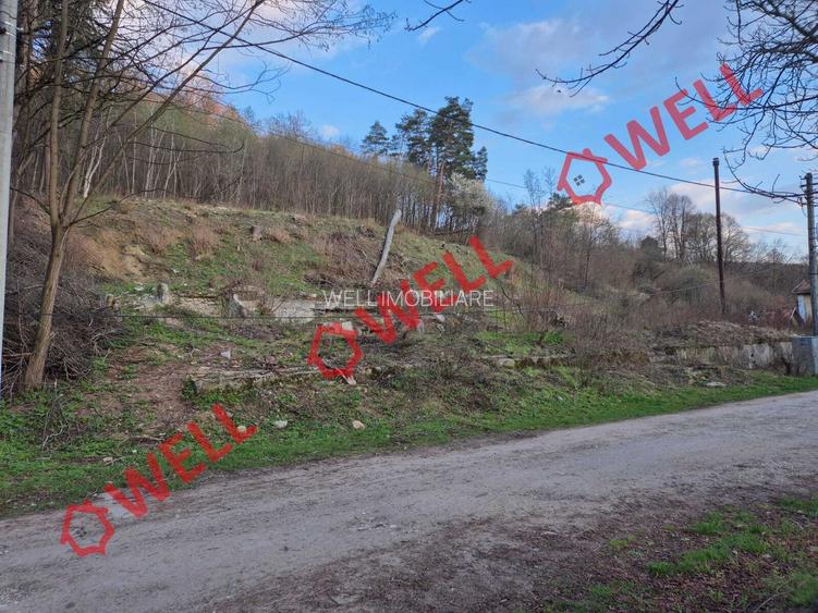 De vânzare teren intravilan în centrul localității Vâlcele!