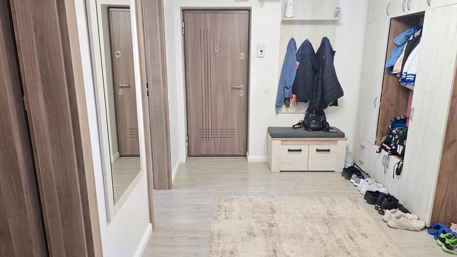 Vand apartament cu 3 camere decomandat Deva, GARAJ si BOXA sub bloc, I. Traian