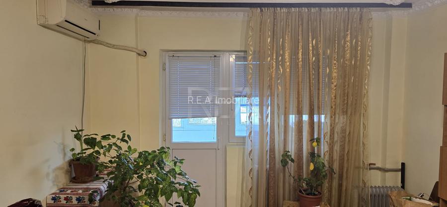 3 camere, et 7/10, bloc 1979, 74 mp-Pacii, Str Barsanesti - 4