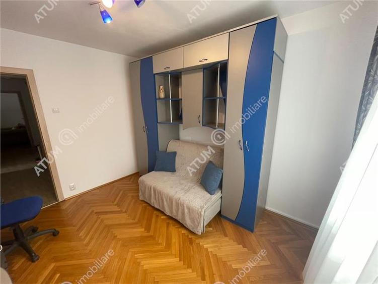 Apartament 3 camere decomandate si balcon in zona Vasile Aaron Sibiu