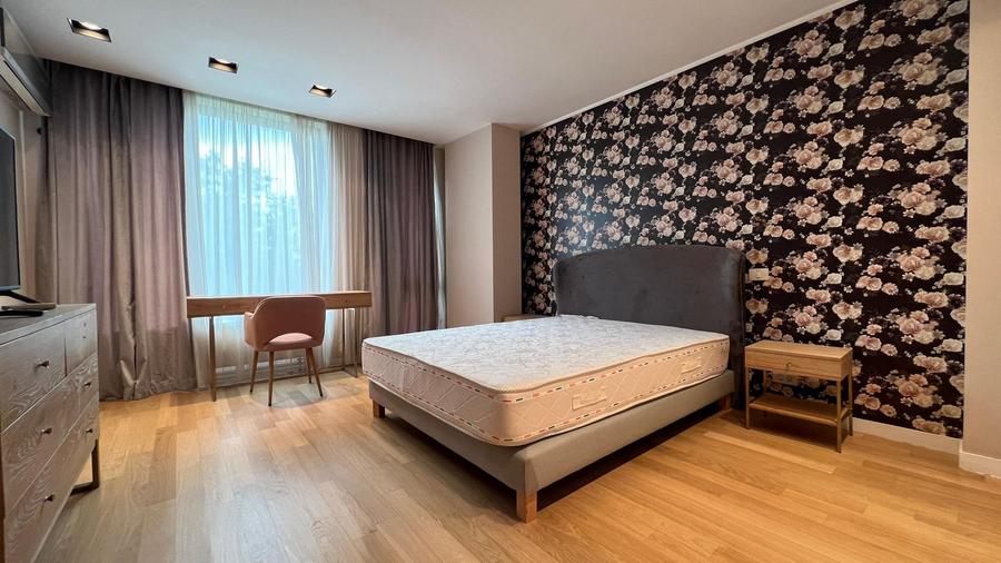 Penthouse 4 camere | vedere catre lac | piscina privata si salata de fitness