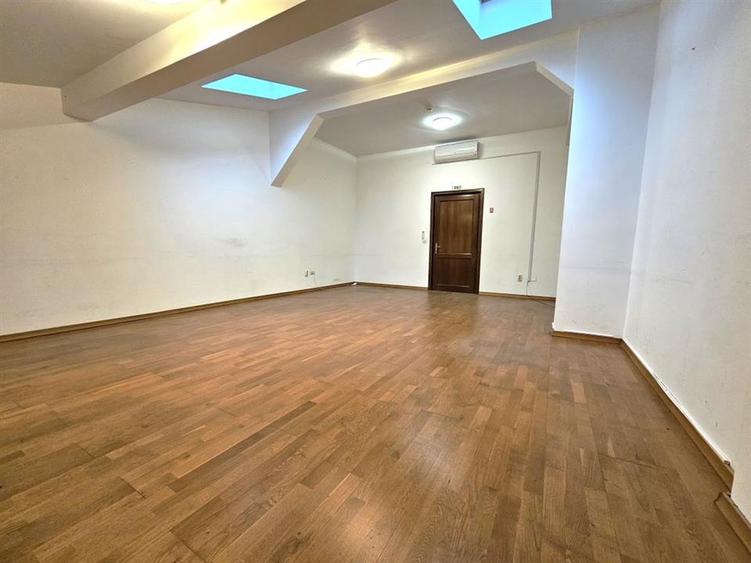 Spatiu pentru birou, Stefan cel Mare, Casa Cartii