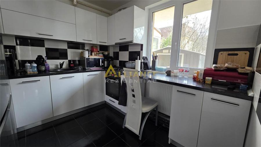Vila duplex spatioasa in Popesti-Leordeni, langa Primarie – 4 camere + mansarda,