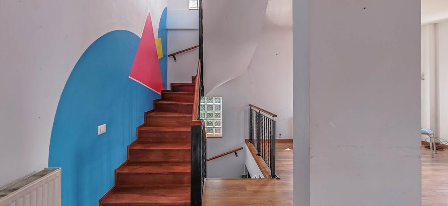 Vila spațioasă, 4 camere, nemobilată, București