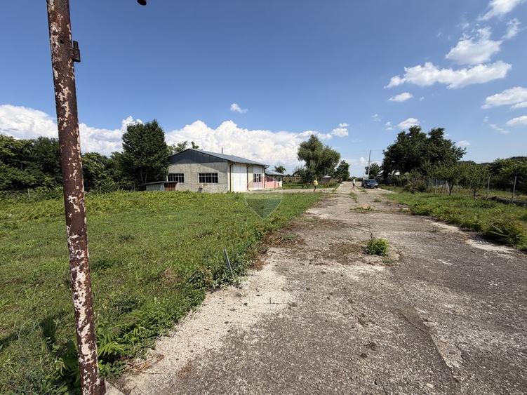 Spațiu industrial la iesirea din Odobesti , intrare Brosteni