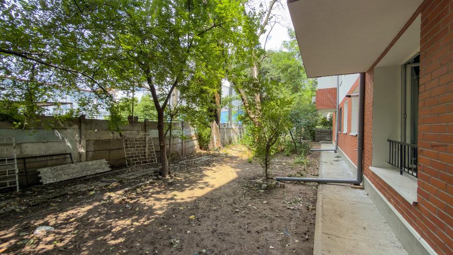 Apartament 3 camere, parter, 46mp + curte proprie 30mp — Sector 2, vis-a-vis de  - 8