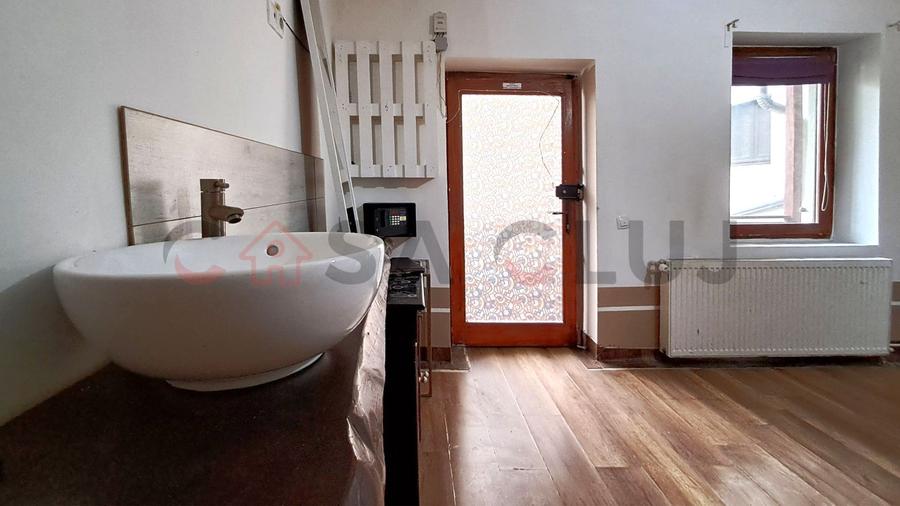 Ultracentral!! Clădire / 3 nivele – 14 camere, 300 mp utili, B-dul Eroilor!!