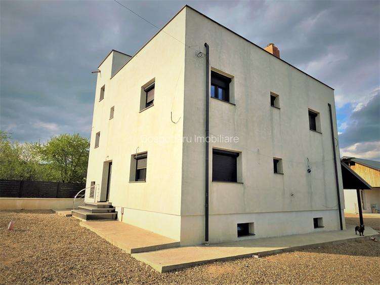 Vila superba D+ P+ 1E stil mediteranean in Paunesti jud Vrancea - 2
