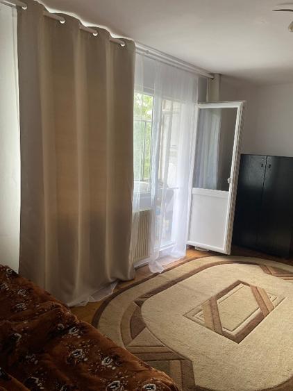 Proprietar, inchiriez apt 2 camere, et 2