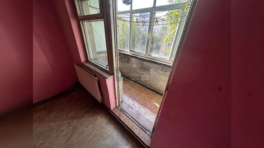 Apartament decomandat cu 3 camere | 55 mp | Zona Ștefan cel Mare |