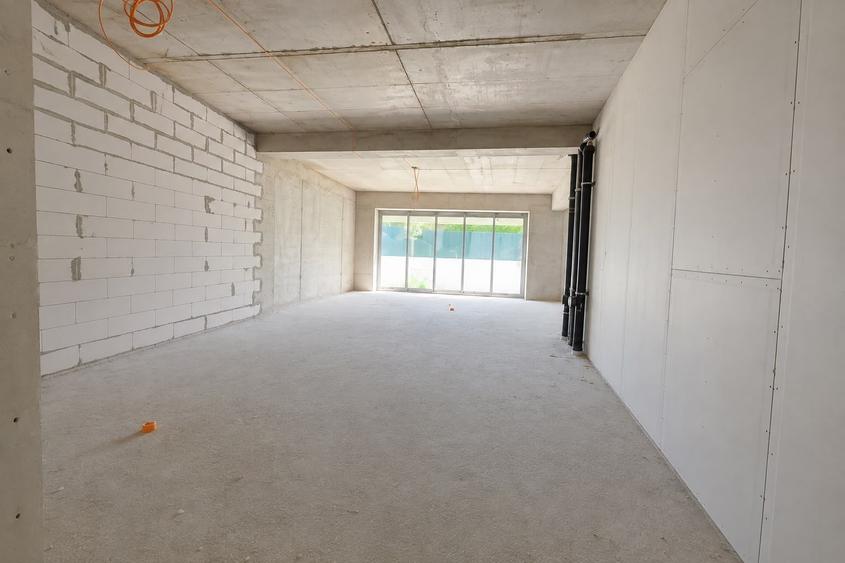 𝐒𝐩𝐚𝐭𝐢𝐮 comercial – 𝐒𝐭𝐫𝐚𝐮𝐥𝐞𝐬𝐭𝐢