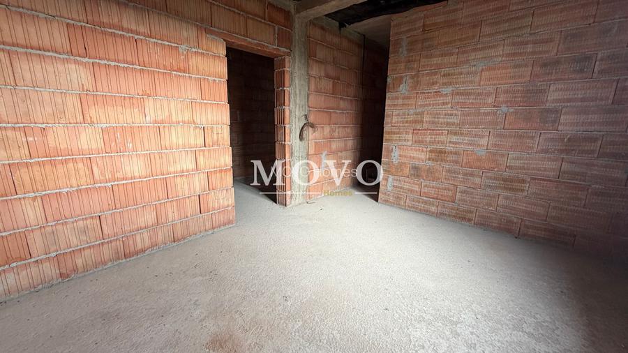 Duplex despartit | 4 camere | Asfalt si toate utilitatile | Zona excelenta